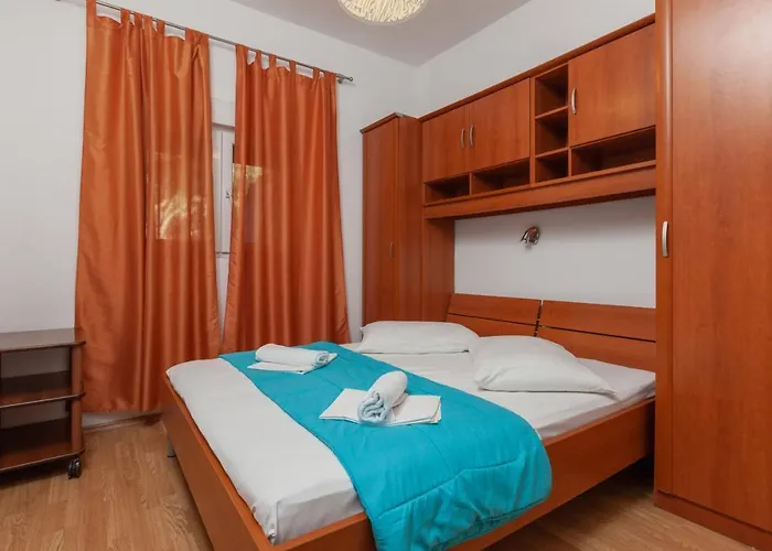 Apartamento By The Sea Igrane, Makarska - 310 Igrane